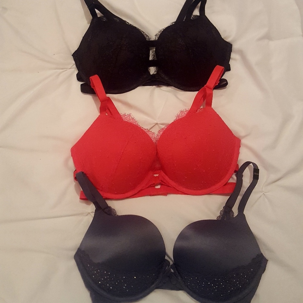 3 Victoria's Secret 32DD/32E Holiday Bras